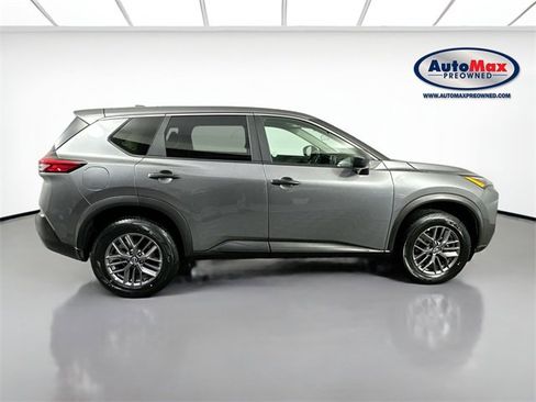 Used 2023 Nissan Rogue S image 9