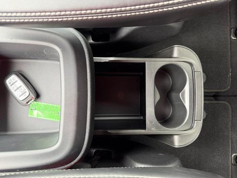 Used 2025 Chrysler Pacifica Select FWD image 56