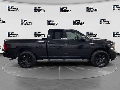 Used 2018 RAM 1500 Express w/ Black Ram 1500 Express Group AWD/4WD image 6