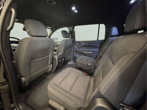Used 2025 Chevrolet Traverse LT AWD/4WD image 30