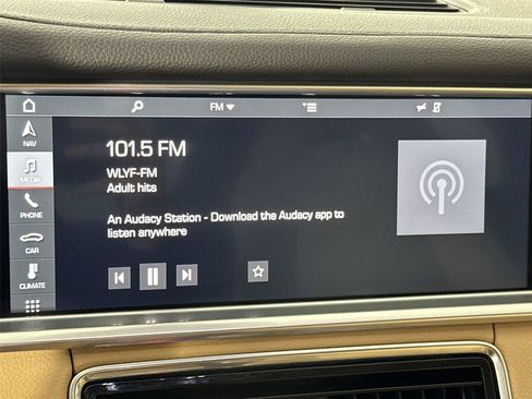 Used 2018 Porsche Panamera 4 image 16