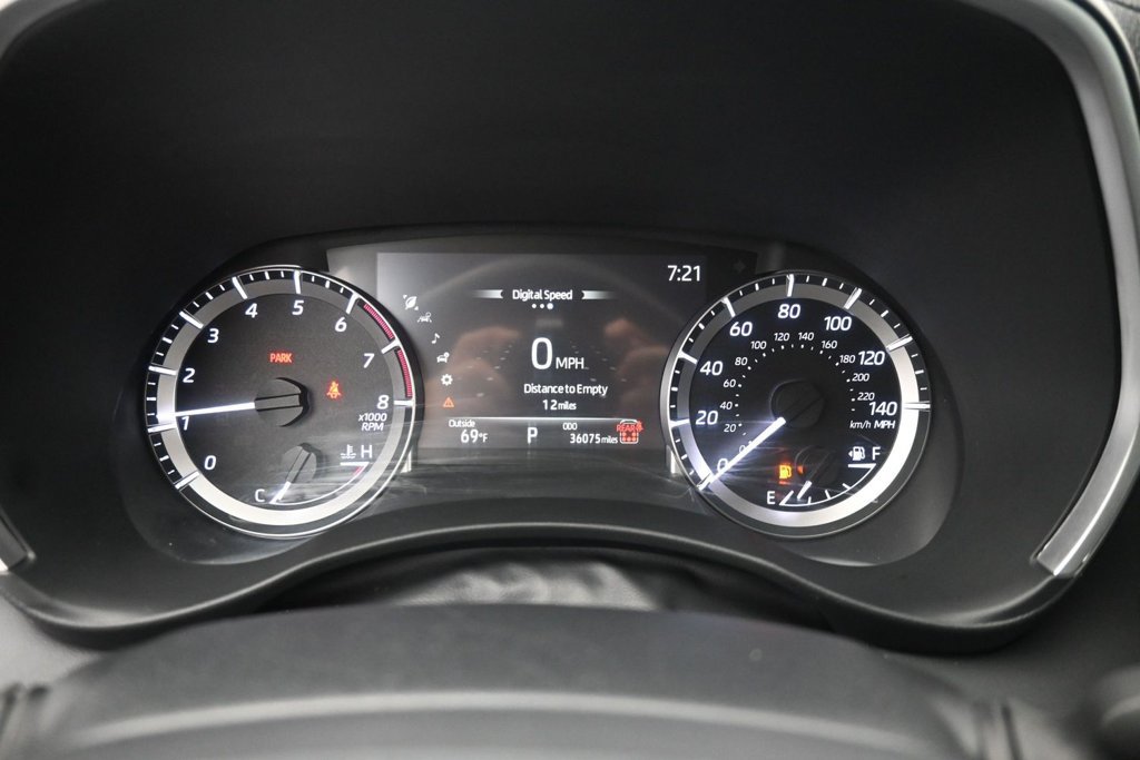 Used 2024 Toyota Highlander XLE AWD/4WD image 18