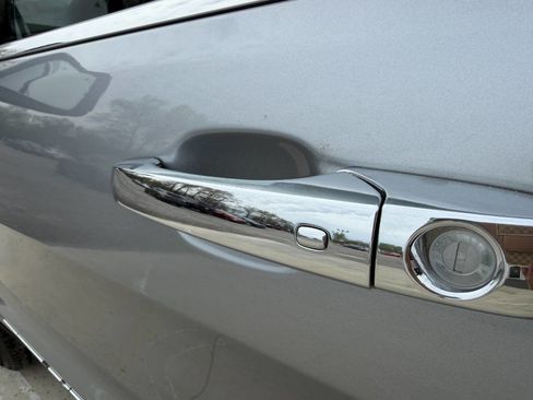 Used 2017 Jeep Grand Cherokee Limited image 25