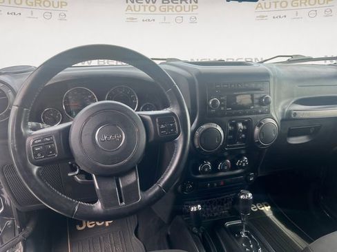 Used 2018 Jeep Wrangler Unlimited Sport S AWD/4WD image 10