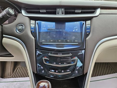 Used 2016 Cadillac XTS Luxury image 21