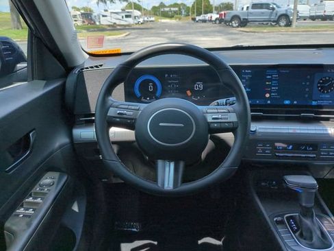 Used 2025 Hyundai Kona SEL FWD image 15