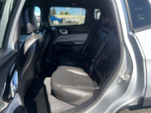 Used 2025 Jeep Compass Limited AWD/4WD image 30