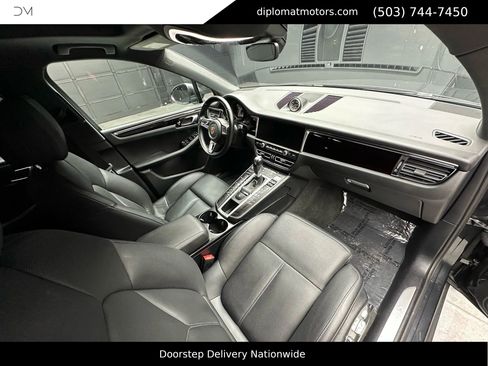 Used 2020 Porsche Macan S w/ Premium Package Plus image 18