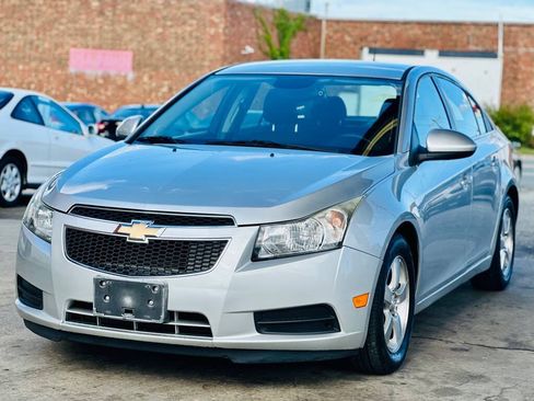Used 2014 Chevrolet Cruze LT FWD image 3