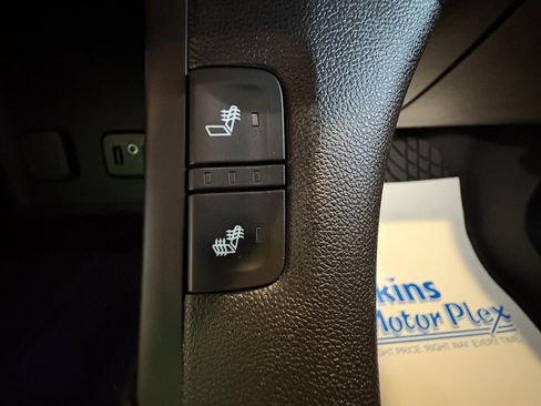 Used 2018 GMC Acadia SLE image 18