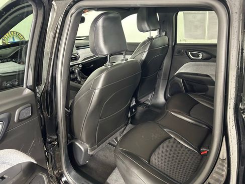 Used 2025 Jeep Compass Latitude w/ Sun & Sound Group image 15