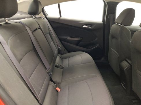Used 2017 Chevrolet Cruze LT FWD image 19