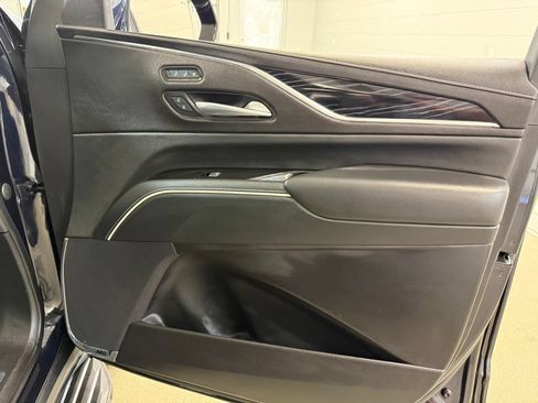 Used 2023 Cadillac Escalade Sport AWD/4WD image 33