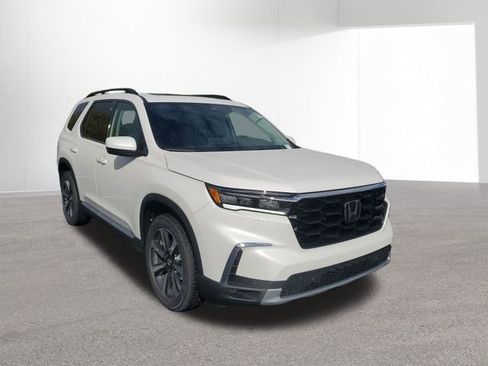 New 2025 Honda Pilot Touring image 12