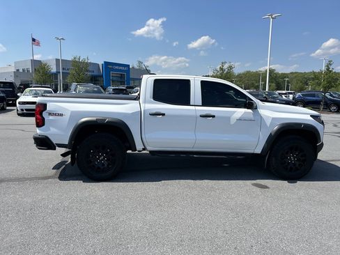 Used 2023 Chevrolet Colorado Trail Boss w/ Advanced Trailering Package AWD/4WD image 8