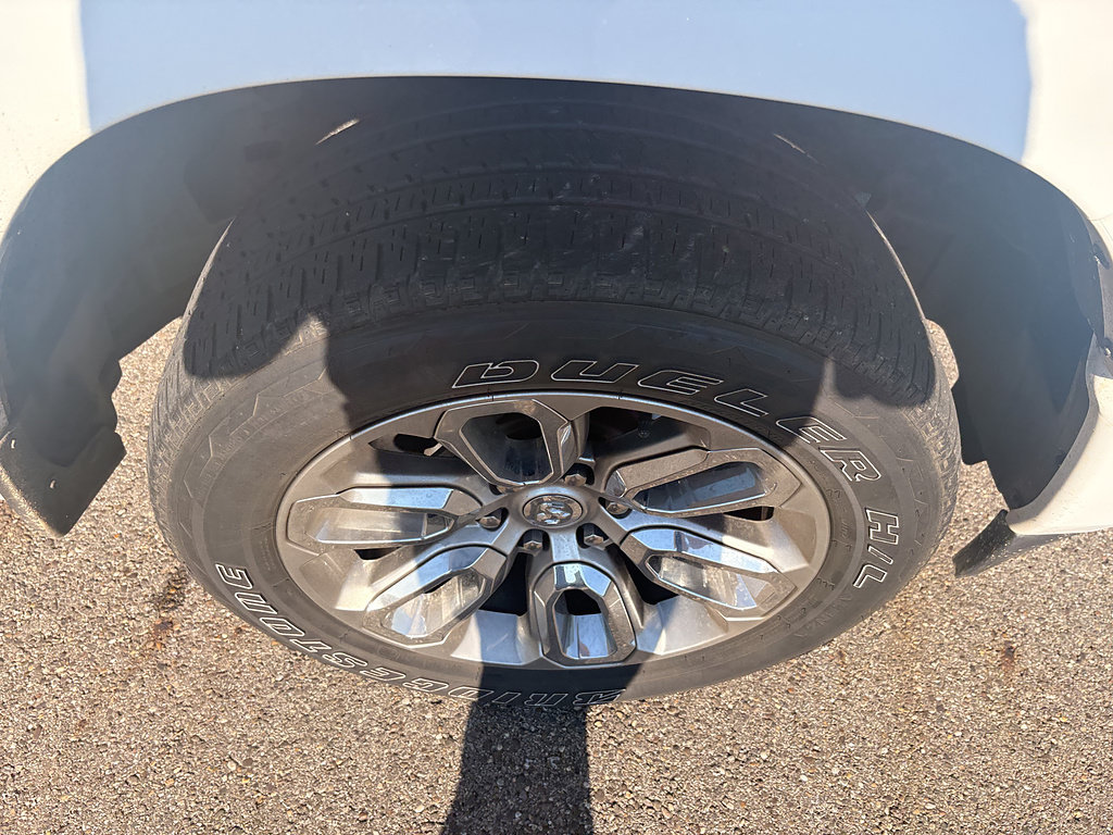 Used 2023 RAM 1500 Laramie AWD/4WD image 12