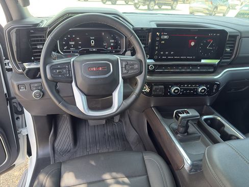 Used 2024 GMC Sierra 1500 SLT w/ SLT Premium Plus Package AWD/4WD image 17