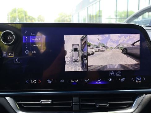 Used 2024 Chevrolet Equinox EV LT FWD image 49