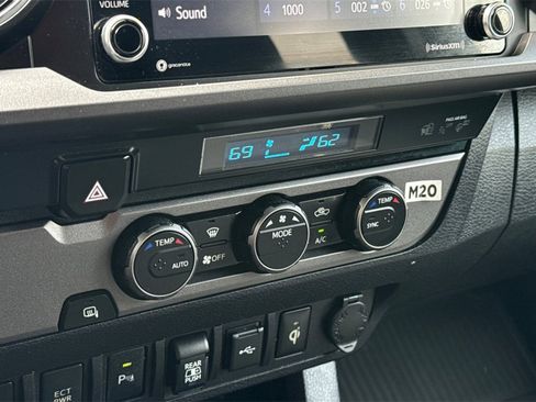 Used 2021 Toyota Tacoma TRD Sport image 18