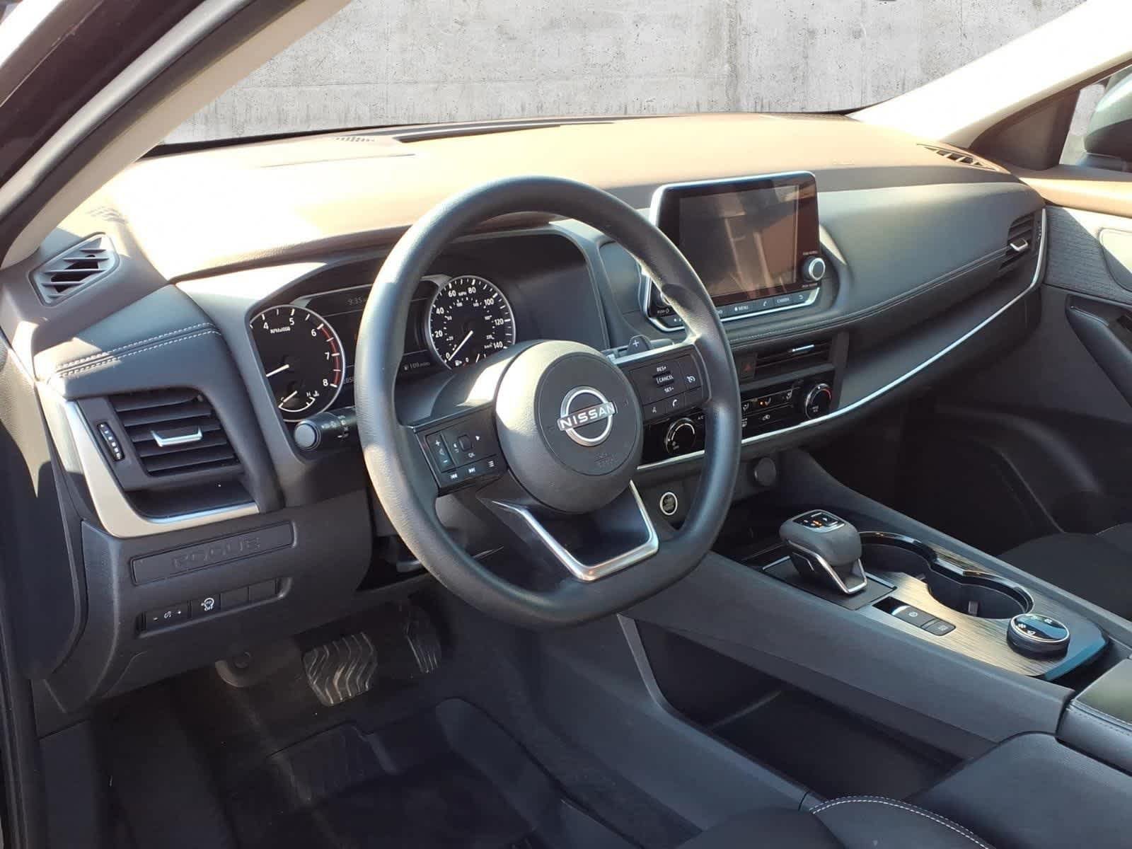 Used 2023 Nissan Rogue S AWD/4WD image 5