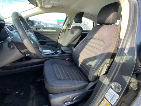 Used 2015 Ford Fusion SE image 6