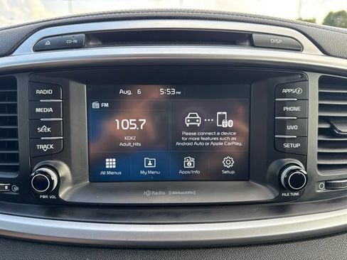 Used 2018 Kia Sorento AWD image 3