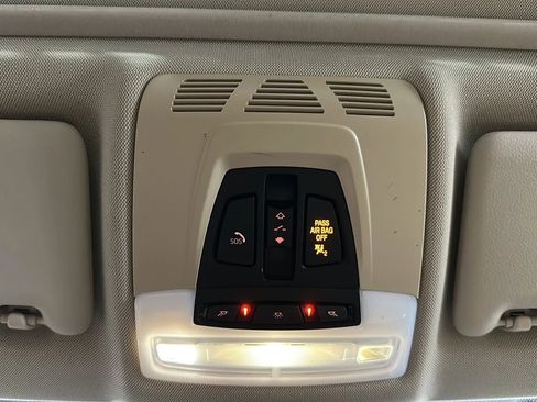 Used 2015 BMW 320i xDrive Sedan image 23