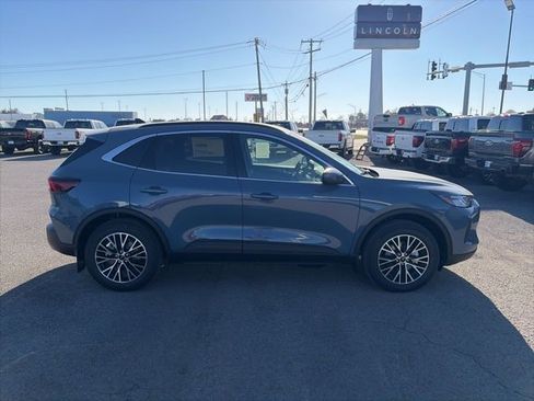 New 2026 Ford Escape SE w/ Class II Trailer Tow Package image 7