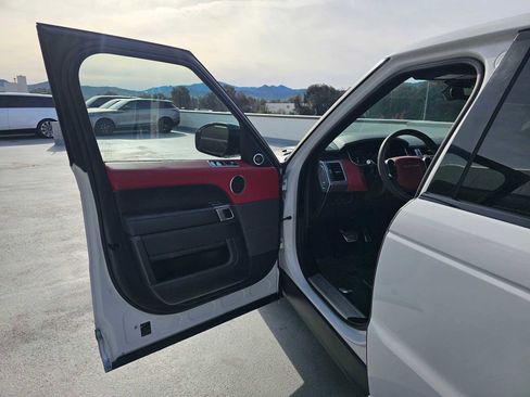 Used 2022 Land Rover Range Rover Sport HST image 19