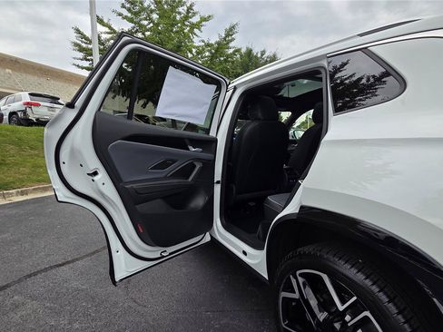 New 2026 Volkswagen Tiguan SEL R-Line AWD/4WD image 25