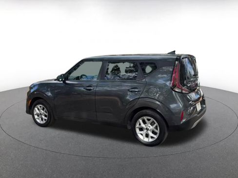 Used 2025 Kia Soul LX w/ LX Technology Package image 10