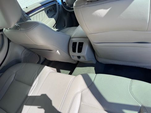 Used 2010 Ford Taurus Limited image 22