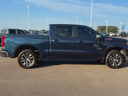 Used 2022 Chevrolet Silverado 1500 LT w/ Z71 Off-Road Package AWD/4WD image 9