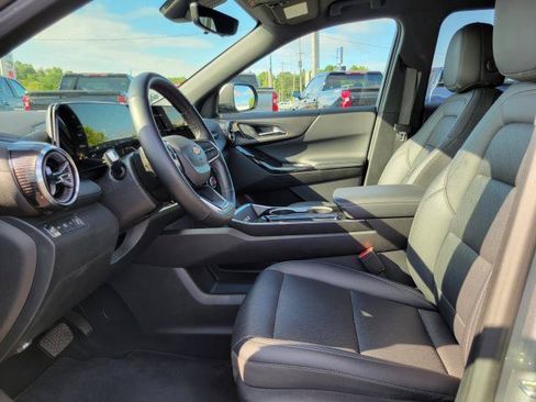 Used 2025 Chevrolet Equinox LT w/ Convenience Package II AWD/4WD image 8
