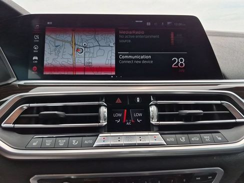 Used 2019 BMW X5 xDrive40i w/ Convenience Package AWD/4WD image 16
