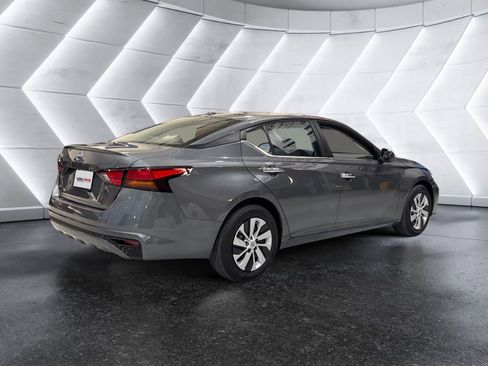 Used 2025 Nissan Altima 2.5 S image 4