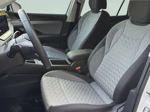Used 2026 Volkswagen Tiguan S FWD image 30