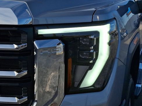 Certified 2025 GMC Sierra 2500 SLT w/ SLT Convenience Package image 10