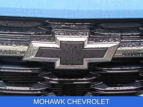 Used 2024 Chevrolet Trax RS w/ Sunroof Package FWD image 31