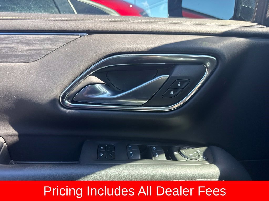Used 2023 GMC Yukon SLT AWD/4WD image 9