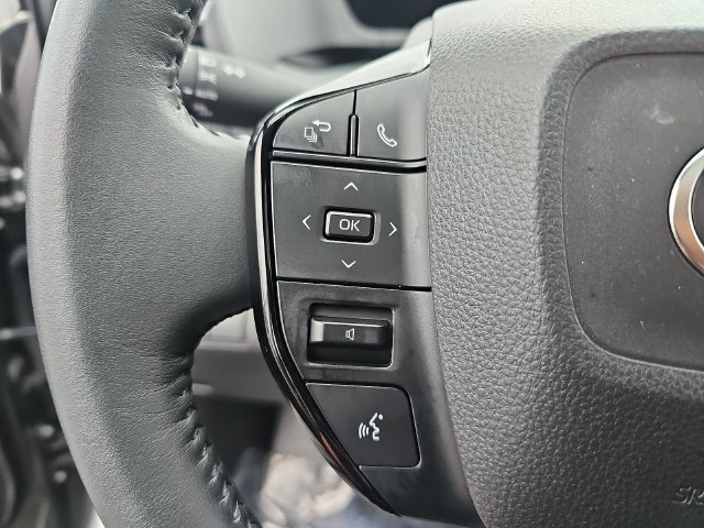 Used 2025 Toyota bZ4X FWD image 19