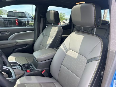 Used 2024 Chevrolet Colorado ZR2 w/ ZR2 Convenience Package III AWD/4WD image 21