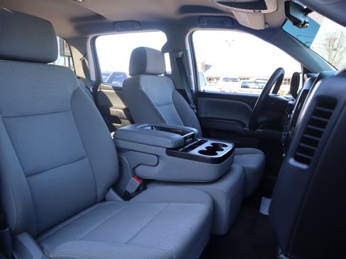 Used 2018 Chevrolet Silverado 1500 Custom w/ Custom Value Package image 28