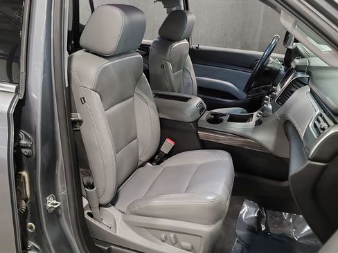 Used 2020 Chevrolet Tahoe LT w/ Luxury Package AWD/4WD image 21