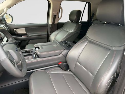 Used 2025 Ford Expedition Active AWD/4WD image 23