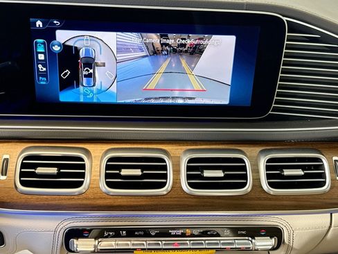 New 2026 Mercedes-Benz GLS 580 4MATIC image 13