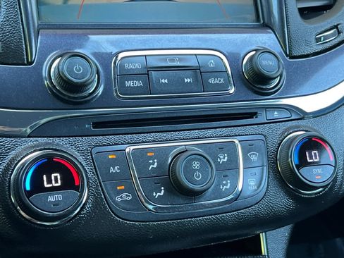 Used 2018 Chevrolet Impala Premier FWD image 23