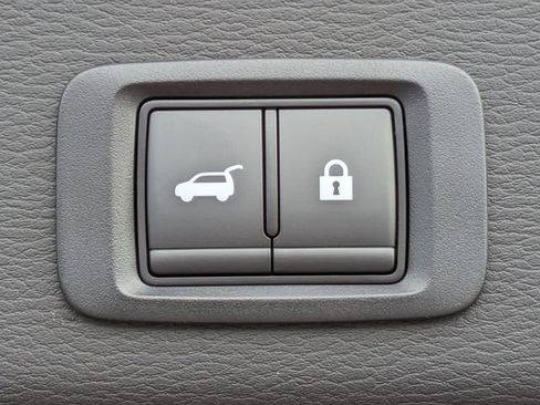 New 2025 Mitsubishi Outlander SE image 15