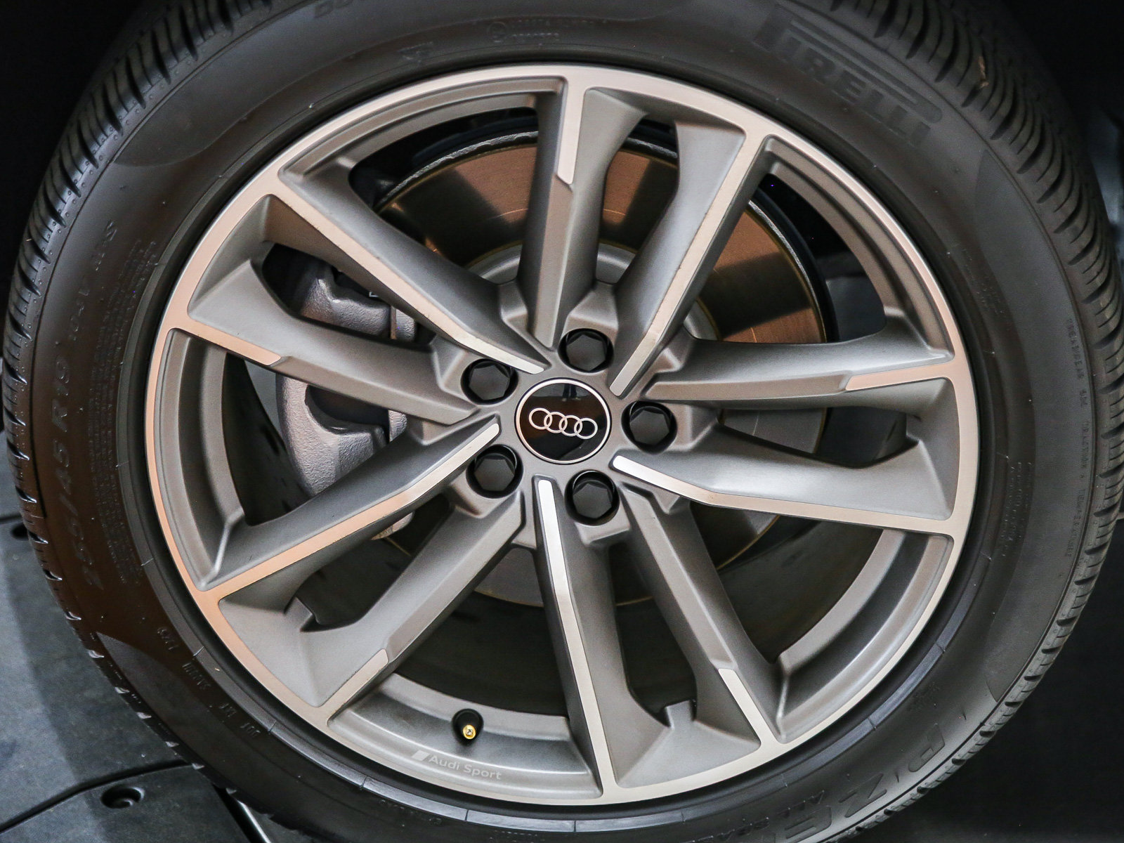 Certified 2025 Audi Q3 2.0T Premium w/ Convenience Package AWD/4WD image 10