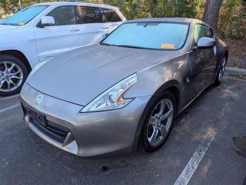 Used 2009 Nissan 370Z Touring w/ Aerodynamics Pkg image 5